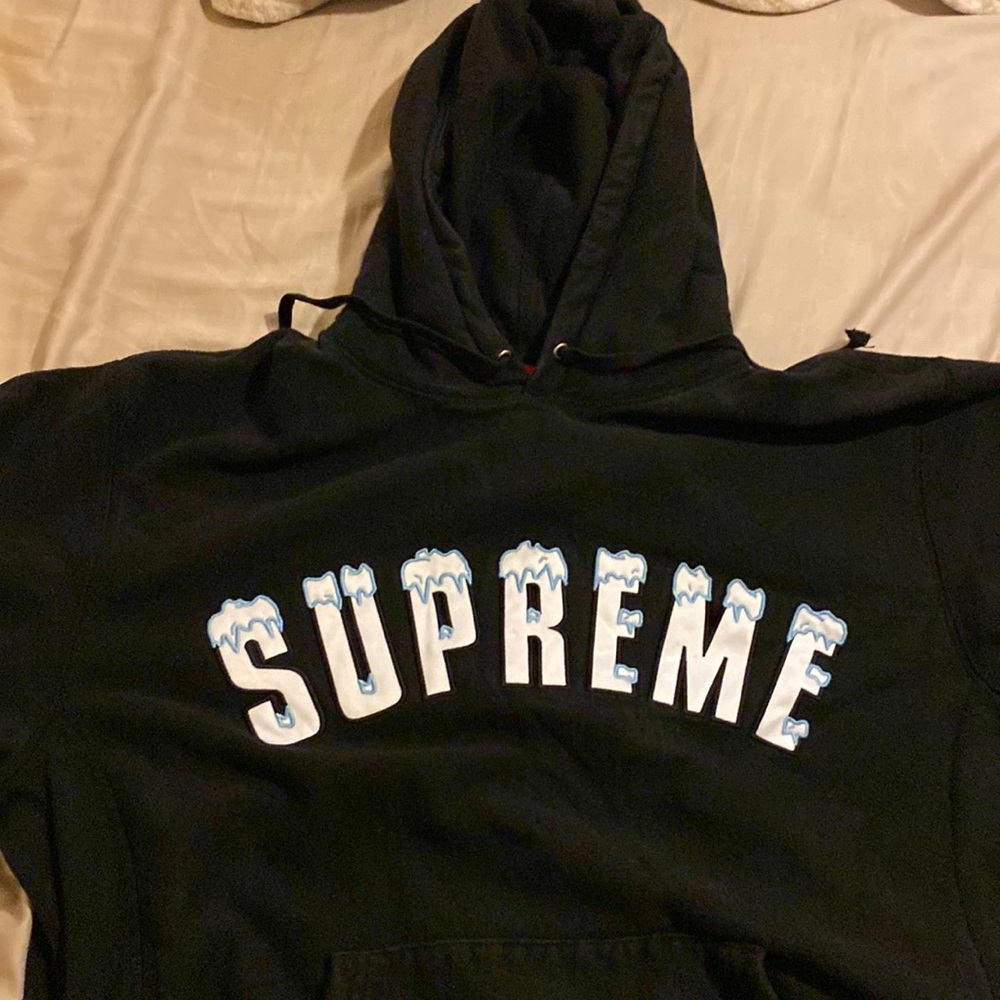 Supreme hoodie